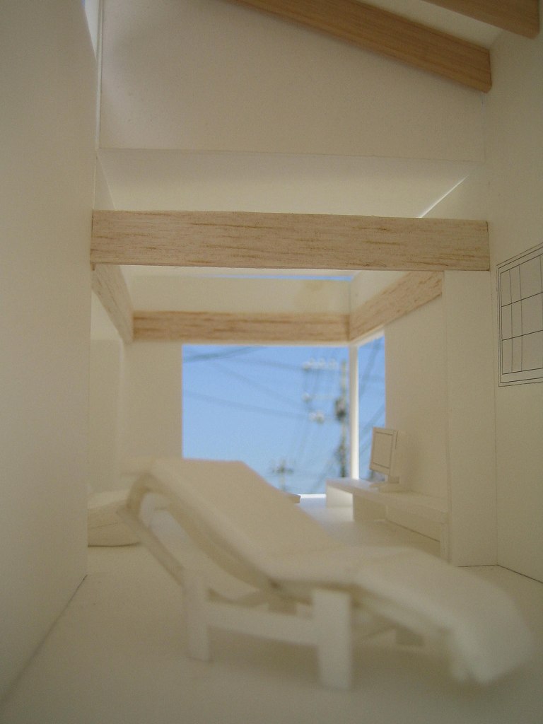 無駄を省くワンボックスカー的住宅の模型画像